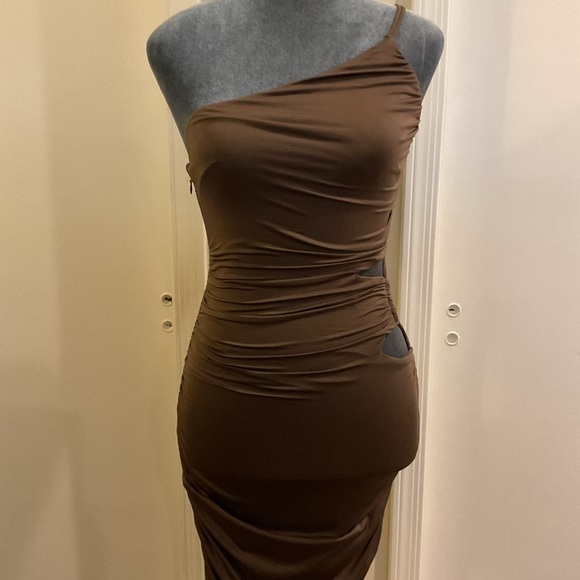 🖤 Asymmetrical Neck Bodycon Side Cutouts Dress - Picture 3 of 7